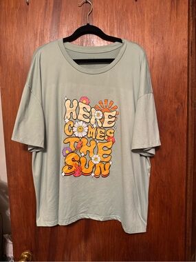 Women’s Plus Size Here Comes the Sun Floral Retro Hippy T Shirt 4XL
